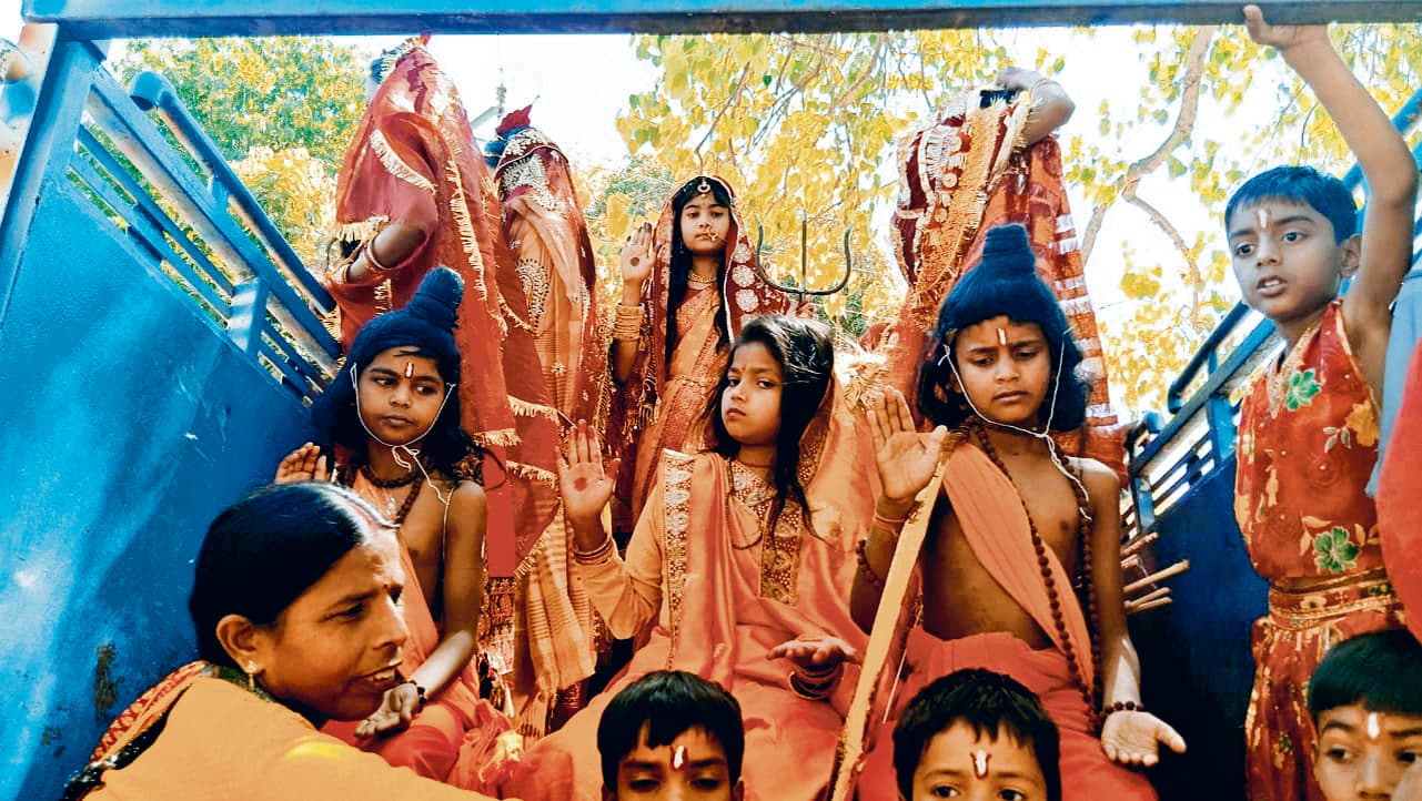 Buxar News: नावानगर में हिंदू नववर्ष पर निकला भव्य जुलूस