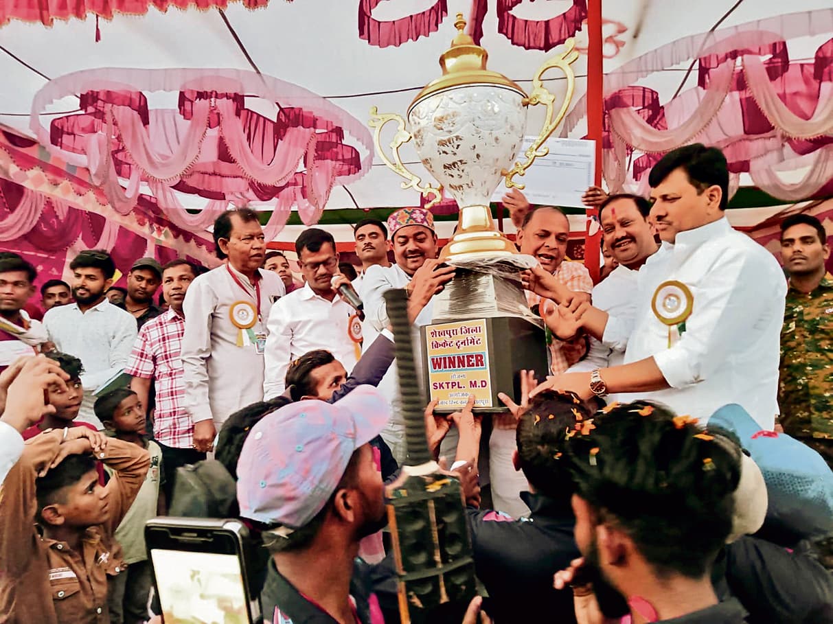 फाइनल मुकाबले में गगरी की टीम बनी विजेता