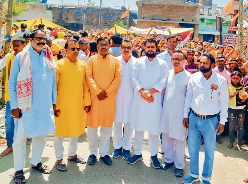 Chhapra News : धर्मपुर जाफर पंचायत में सात दिवसीय सतचंडी महायज्ञ के लिए निकाली गयी कलशयात्रा