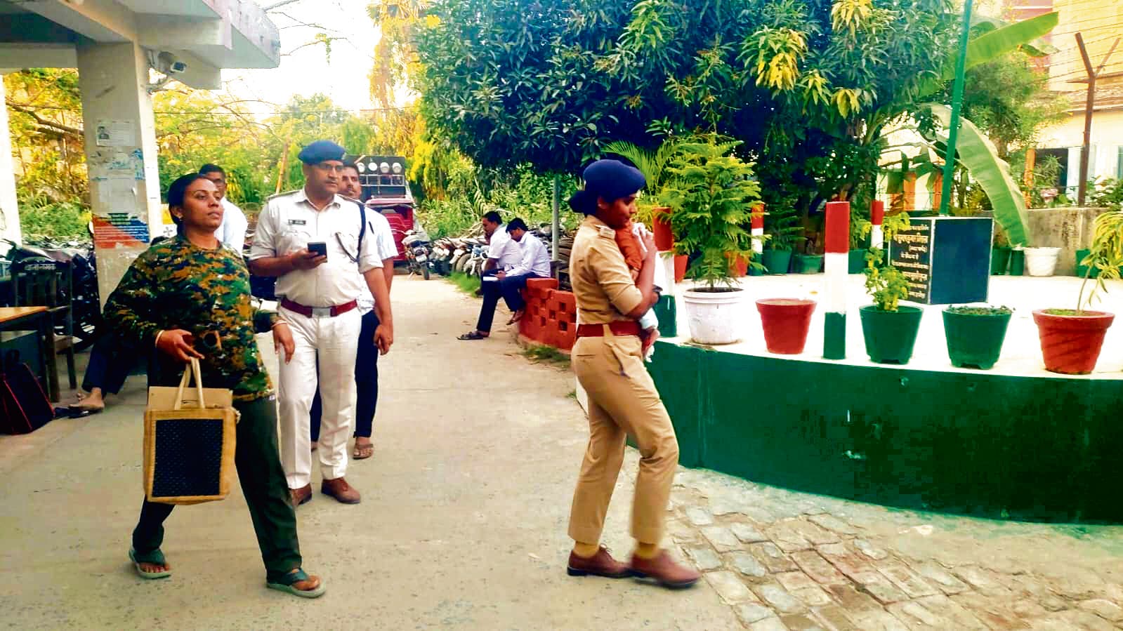 hajipur news. 50 हजार में बेचा था नवजात, पिता समेत छह आरोपित गिरफ्तार