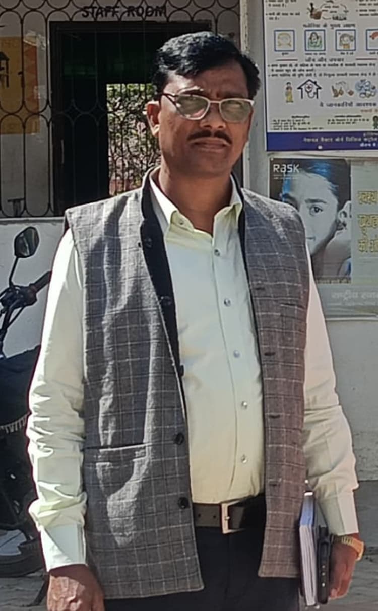 Giridih News :मिश्रित बागवानी योजना किसानों के लिए साबित होगी वरदान : बीडीओ