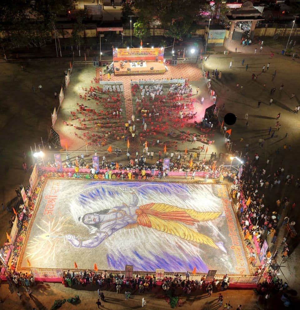 Bhagalpur News : दीप से जगमगायी 120 फीट लंबी श्रीराम की छवि