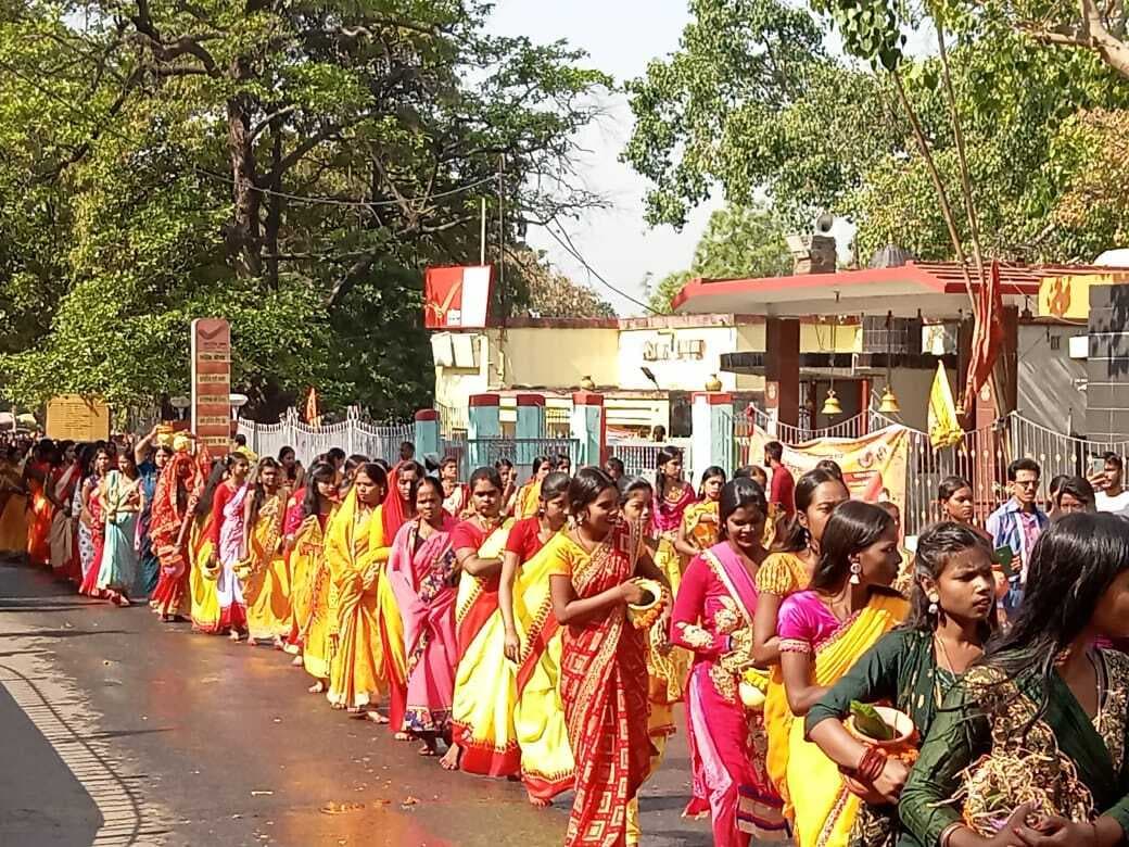 Dhanbad News: मैथन में कलश यात्रा के साथ महायज्ञ व प्राण-प्रतिष्ठा अनुष्ठान शुरू