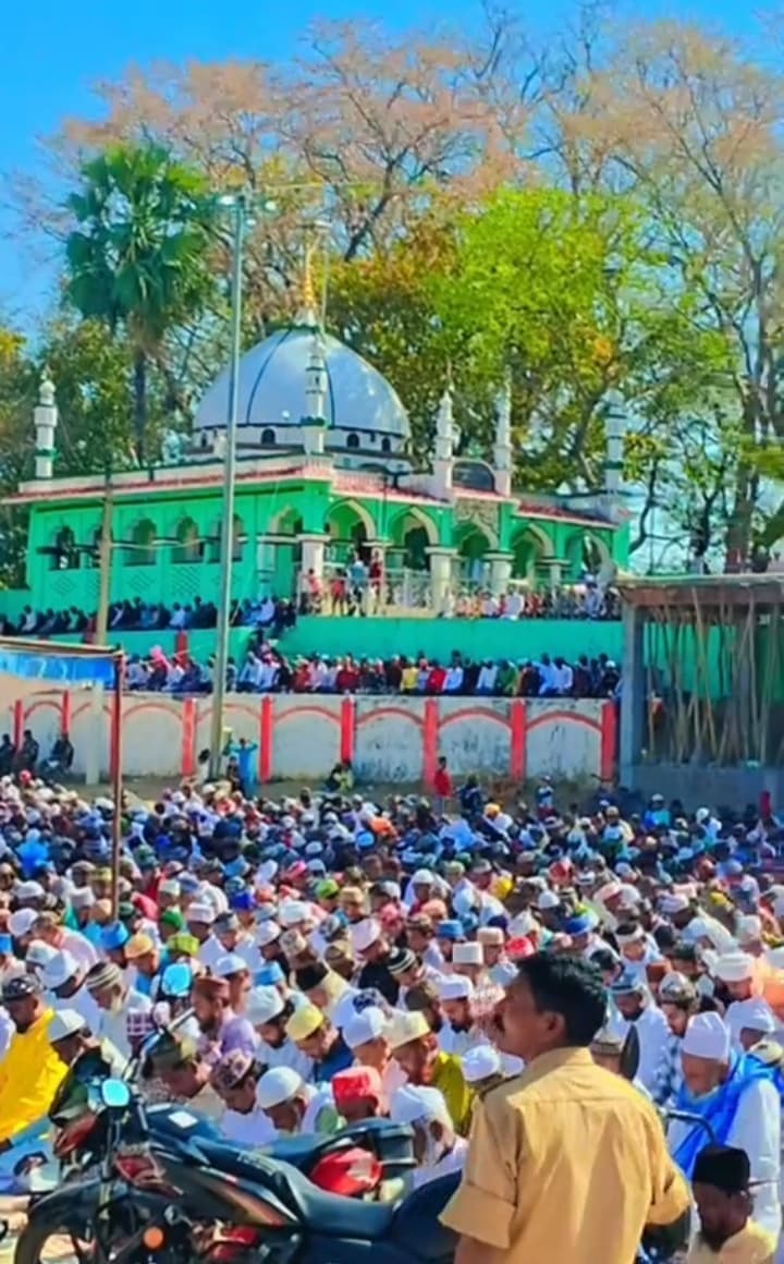 चौपारण में हर्षोल्लास के साथ मनायी गयी ईद