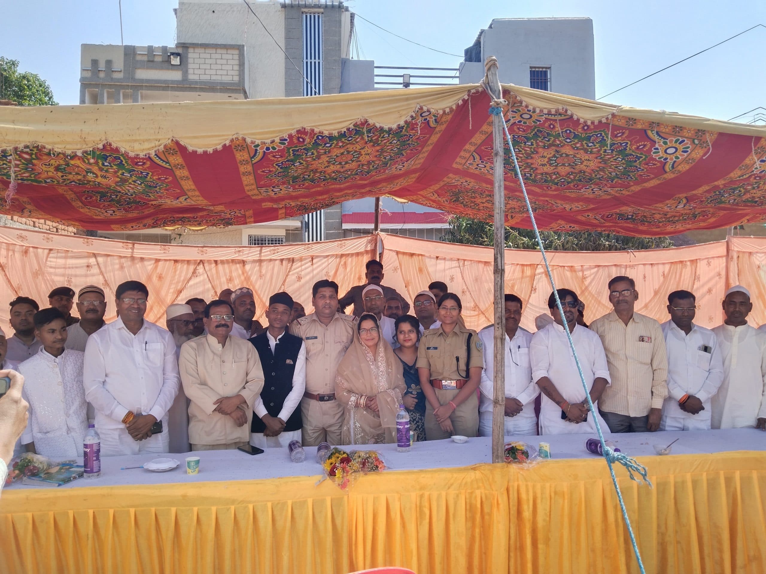 इचाक के गोबरबंदा में ईद मिलन समारोह