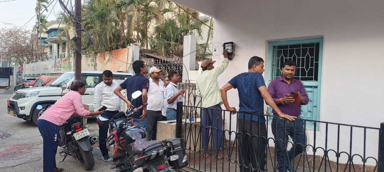 शहरी क्षेत्र में प्रीपेड बिजली मीटर लगाने का काम शुरू