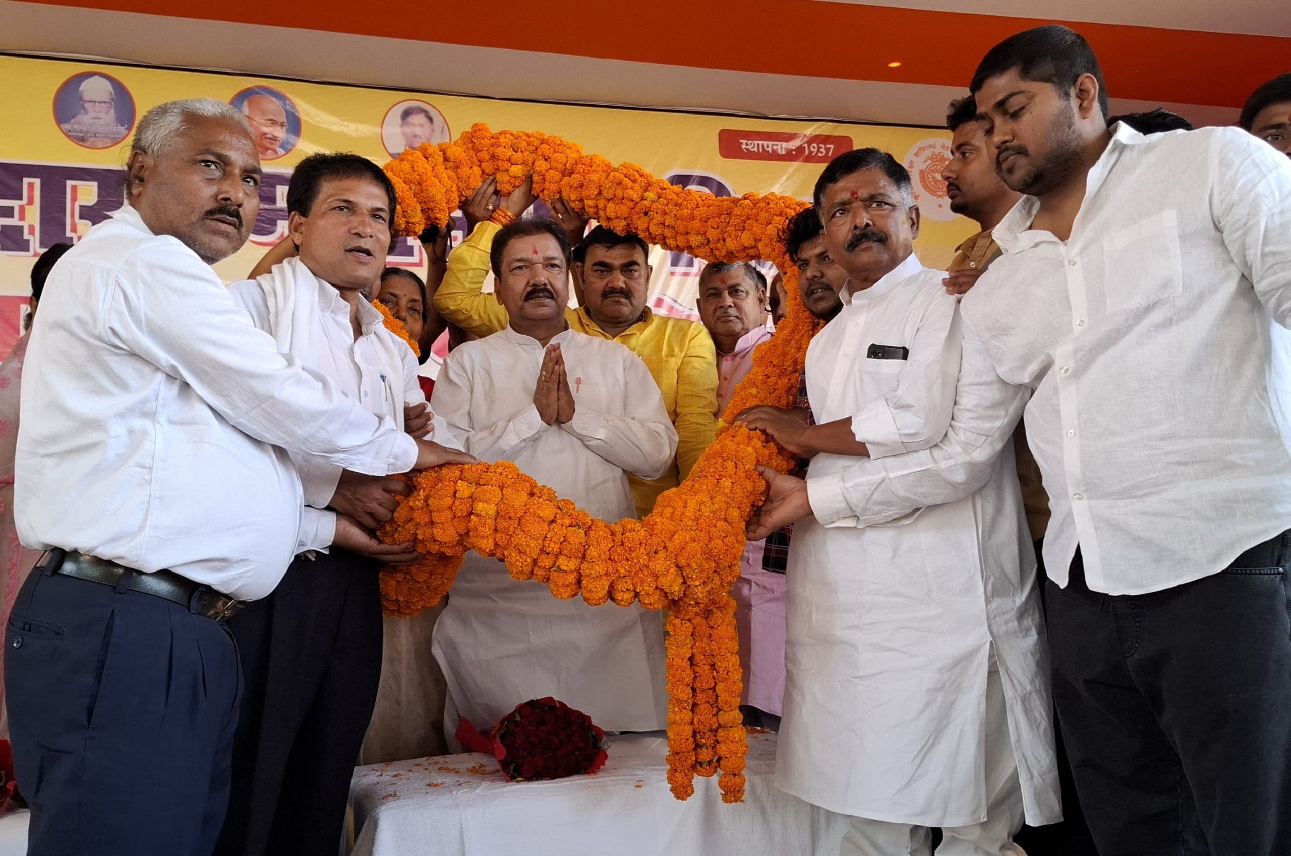 वैश्य पोद्दार को केंद्र के पिछड़े वर्ग सूची में जोड़ने का हर संभव प्रयास करेगें : डॉ दिलीप जायसवाल