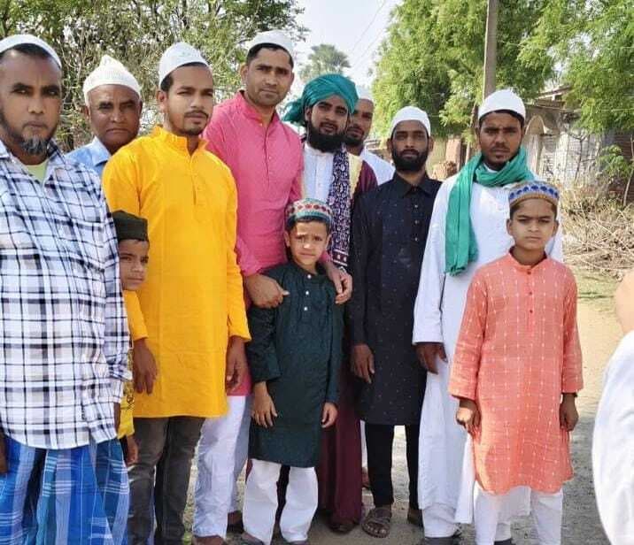 करौं में धूमधाम से मना ईद-उल-फितर