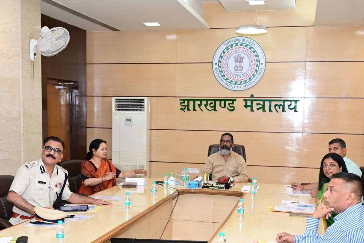 झारखंड में होली, सरहुल, रामनवमी और ईद पर गड़बड़ी पड़ेगी महंगी, सीएम हेमंत सोरेन ने की हाई लेवल मीटिंग