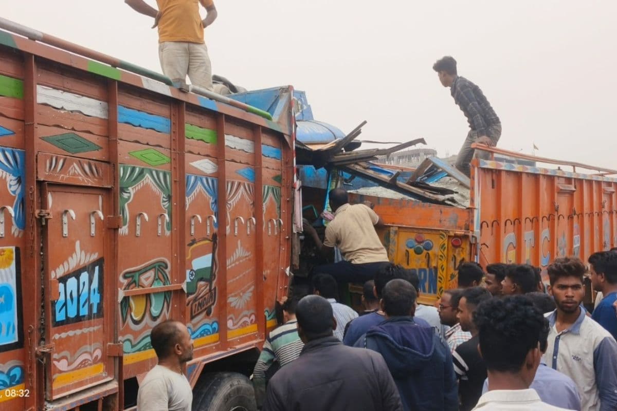 बिहार के किशनगंज में भीषण सड़क हादसा, तेज रफ्तार ट्रक की टक्कर से चालक की दर्दनाक मौत