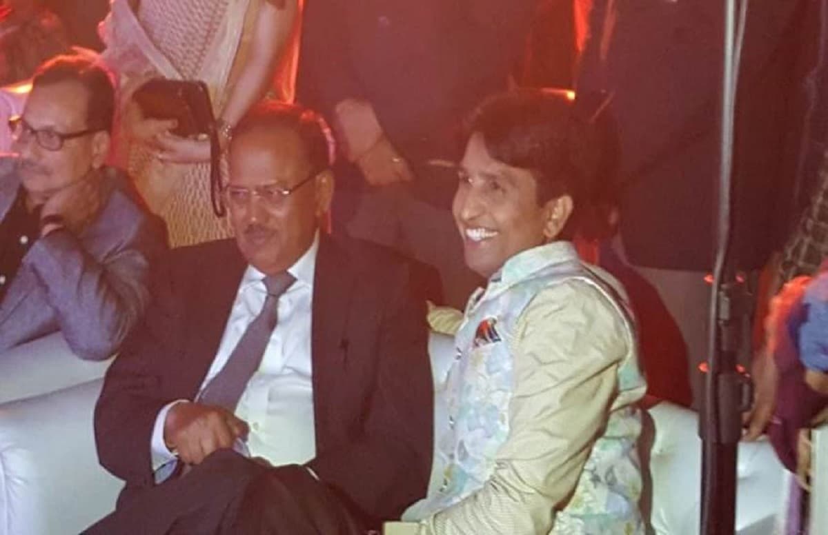 कुमार विश्‍वास का अजित डोभाल से है पुराना संबंध, बेटी के रिसेप्शन से पहले बर्थडे पार्टी में भी पहुंचे थे