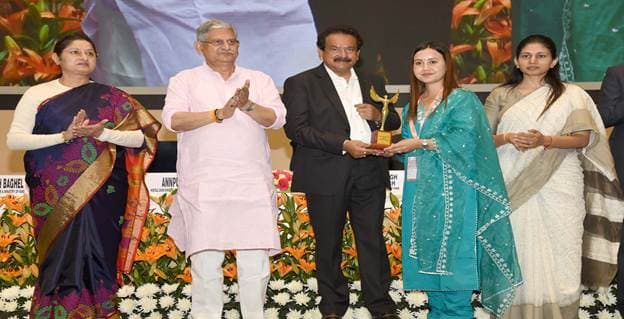 Panchayat: महिलाओं को पंचायत स्तर पर सशक्त बनाने के लिए शुरू हुआ 'सशक्त पंचायत-नेत्री अभियान'  