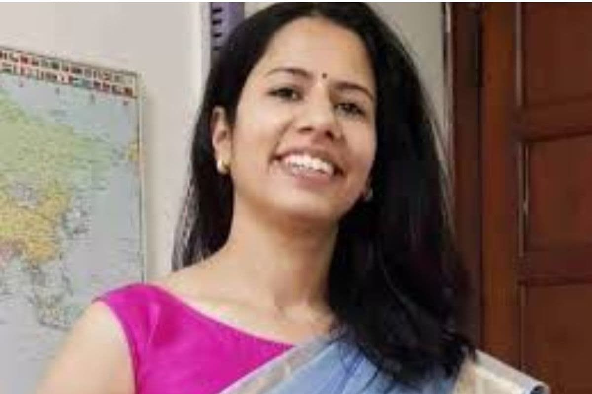 निधि तिवारी बनी पीएम मोदी की निजी सचिव, जानें इनके बारे में