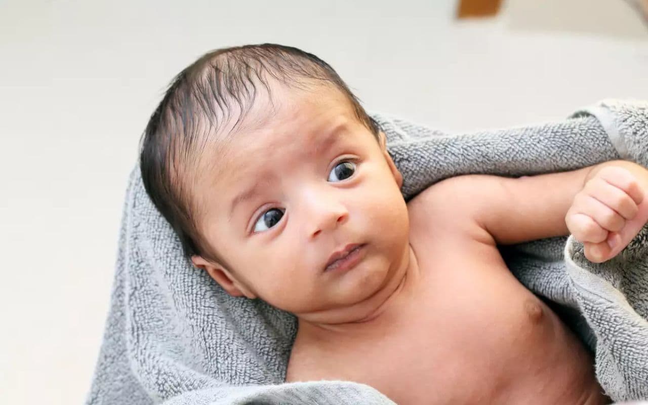 नवजात बच्ची