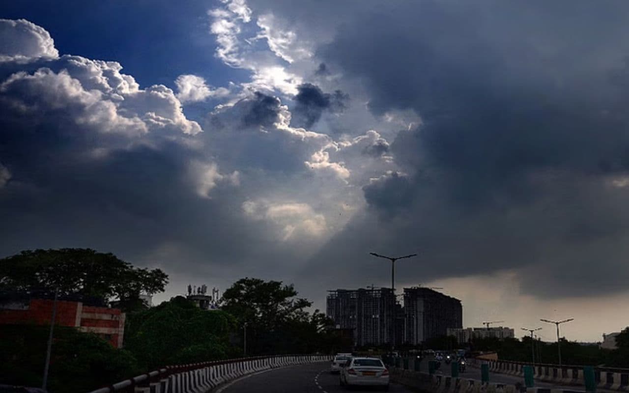 Weather: जून से सितंबर तक सामान्य से थोड़ी अधिक होगी मानसूनी बारिश, मौसम विभाग ने दो महिने पहले जारी किया पूर्वानुमान