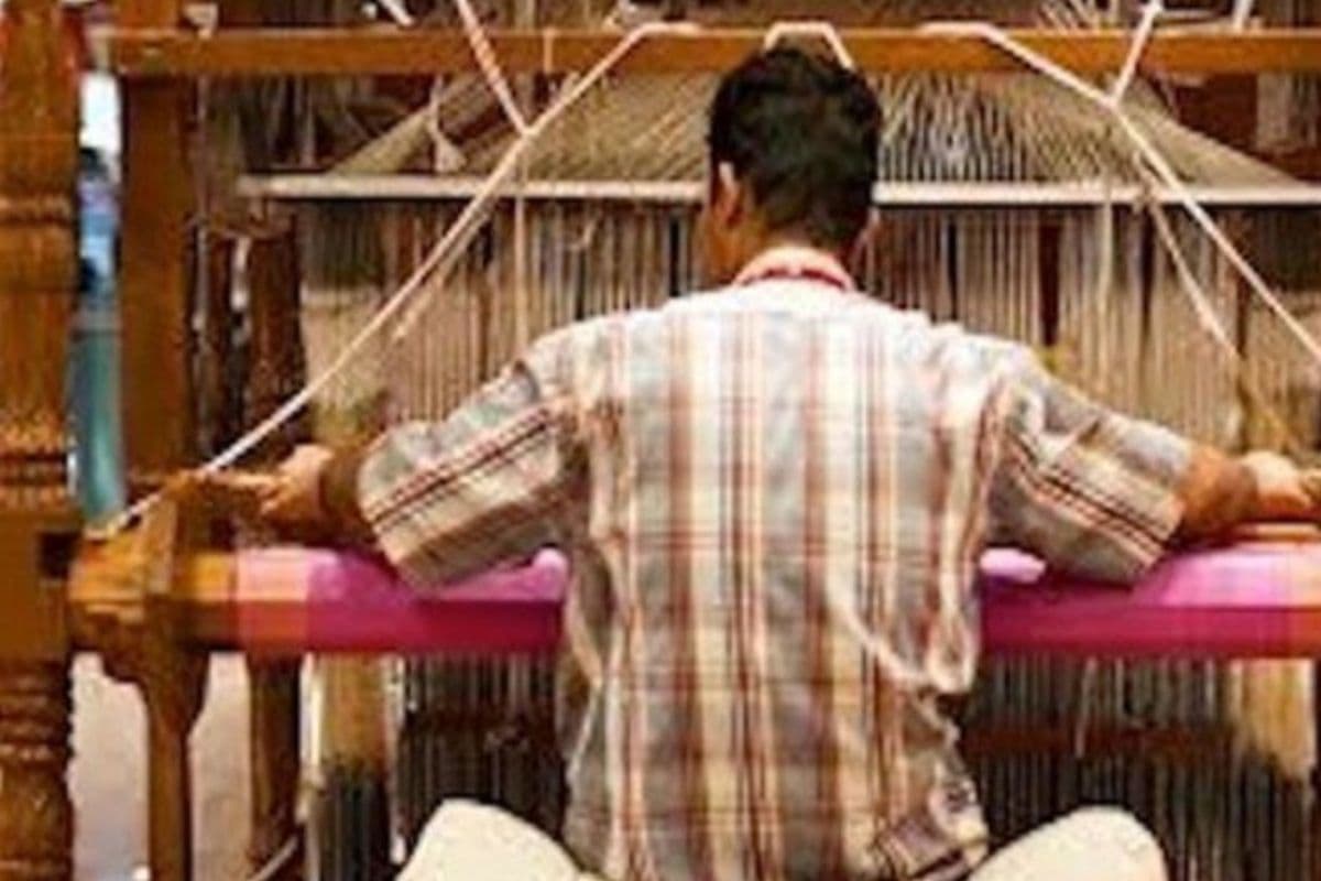 Gaya News: अपर मुख्य सचिव पहुंचे गया, बुनकरों को उद्योग बढ़ाने में मदद करेगा जिला प्रशासन