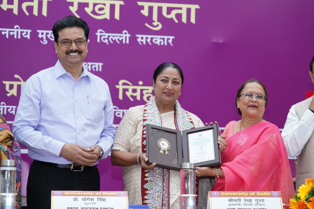 DU: दिल्ली सरकार की वजह से नहीं रुकेगा डीयू का कोई भी काम
