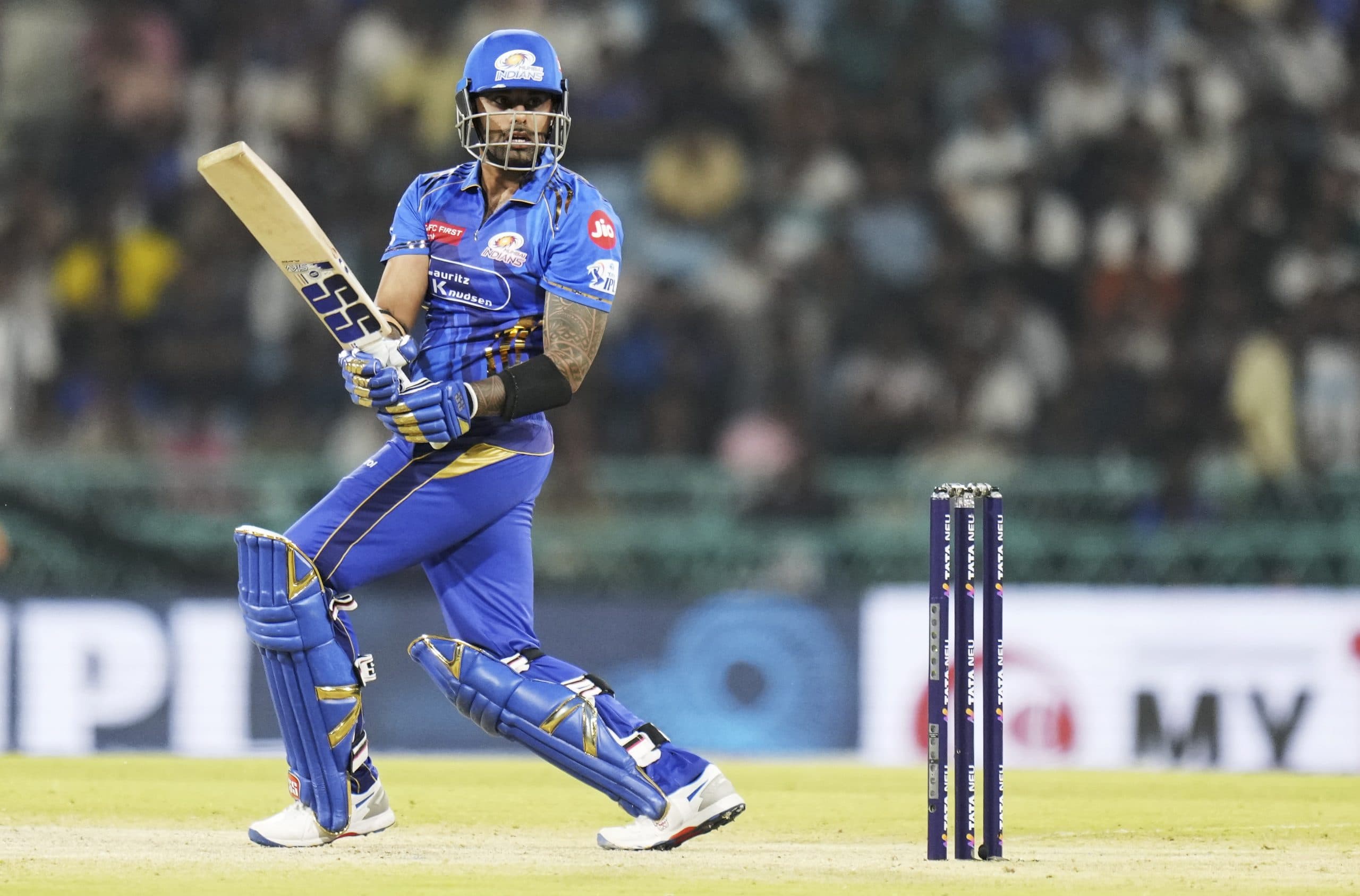 सांसें रोक देने वाले मैच में लखनऊ सुपर जायंट्स ने एमआई को 12 रन से हराया, हार्दिक-सूर्या के मेहनत पर फिरा पानी