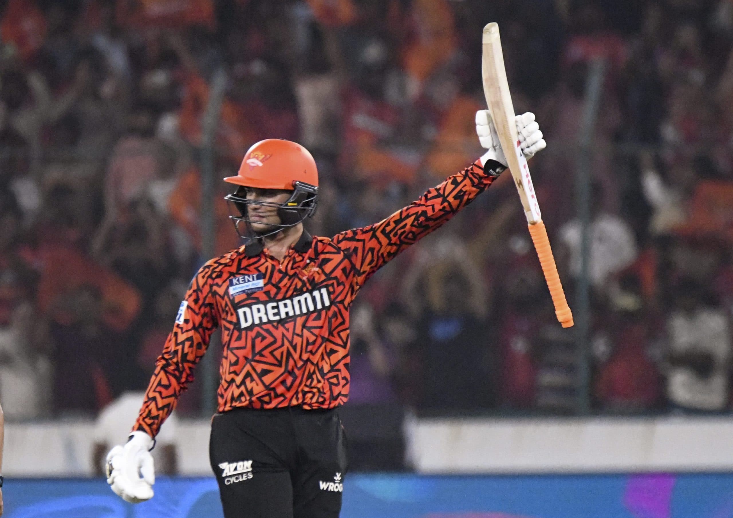 अभिषेक शर्मा की तूफानी पारी, ध्वस्त हो गए रिकॉर्ड, अब बोले ‘क्रिकेट के भगवान’, कहा- इतिहास में...