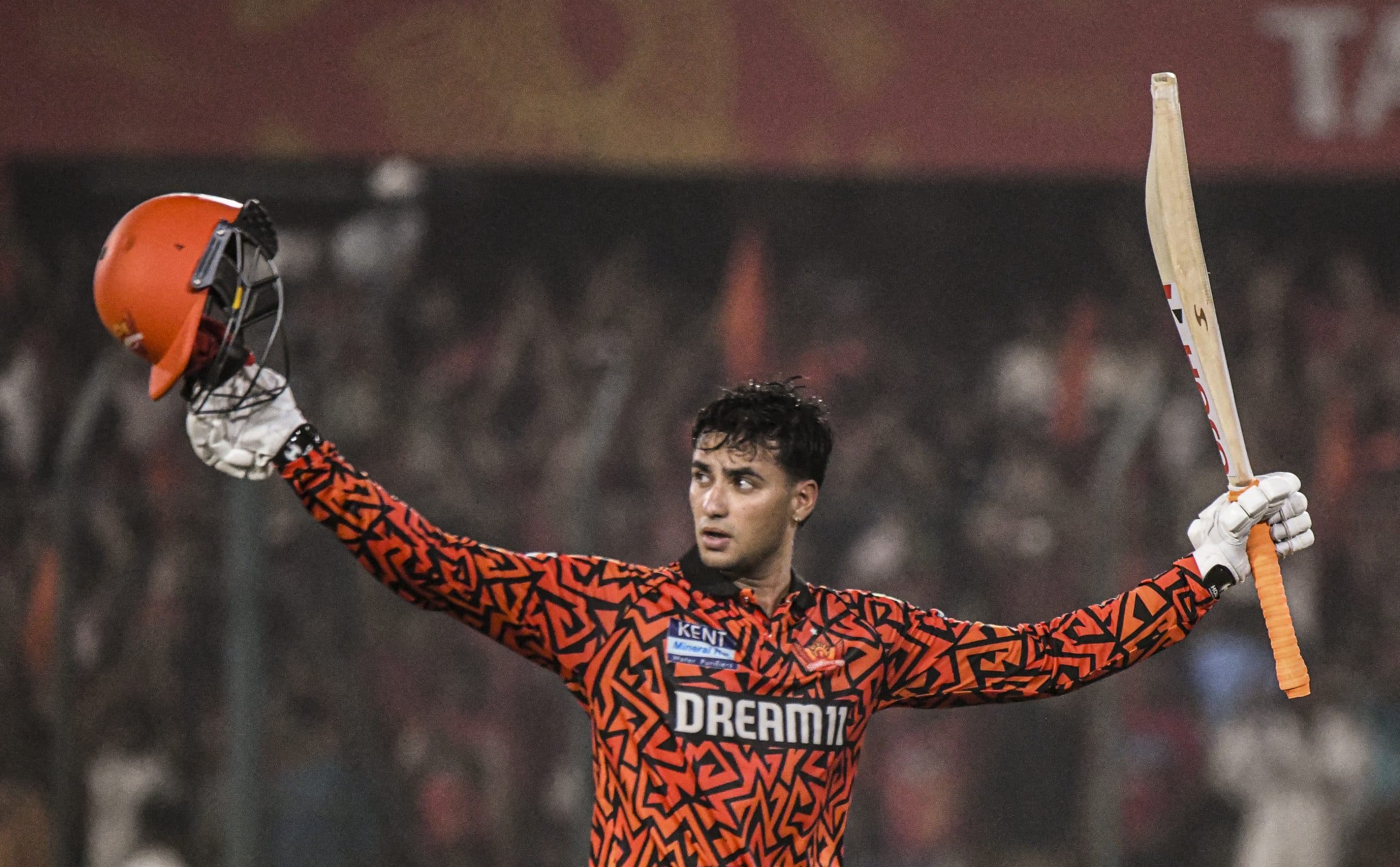 शिष्य अभिषेक शर्मा की पारी से गदगद गुरु युवराज सिंह, आधी रात ही दिया रिएक्शन, बोले- ये हजम नहीं हो रहा