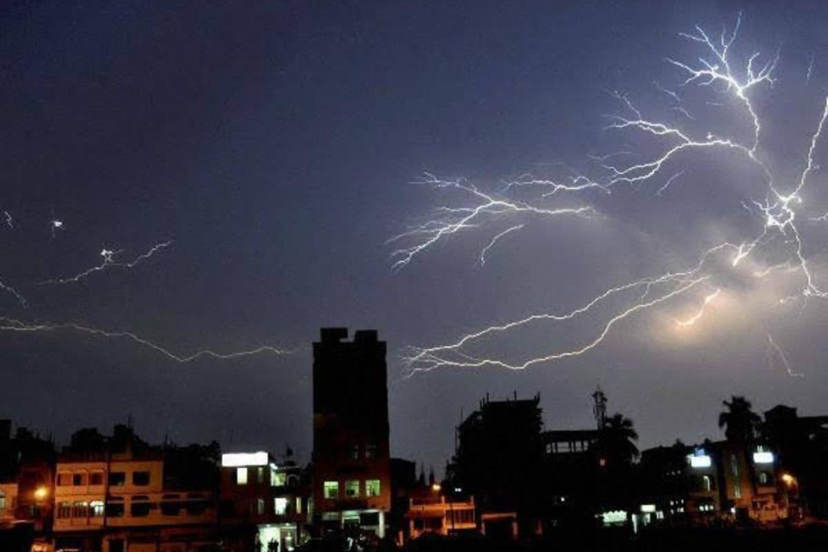 Bihar Rain Alert: बिहार के 15 जिलों में ऑरेंज और 23 जिलों में येलो अलर्ट, IMD ने बताया 29 अप्रैल तक कैसा रहेगा मौसम