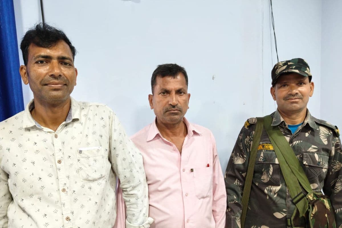 ACB Trap: रांची में एंटी करप्शन ब्यूरो की बड़ी कार्रवाई, नामकुम थाने का दारोगा चंद्रदीप प्रसाद 30 हजार रिश्वत लेते अरेस्ट