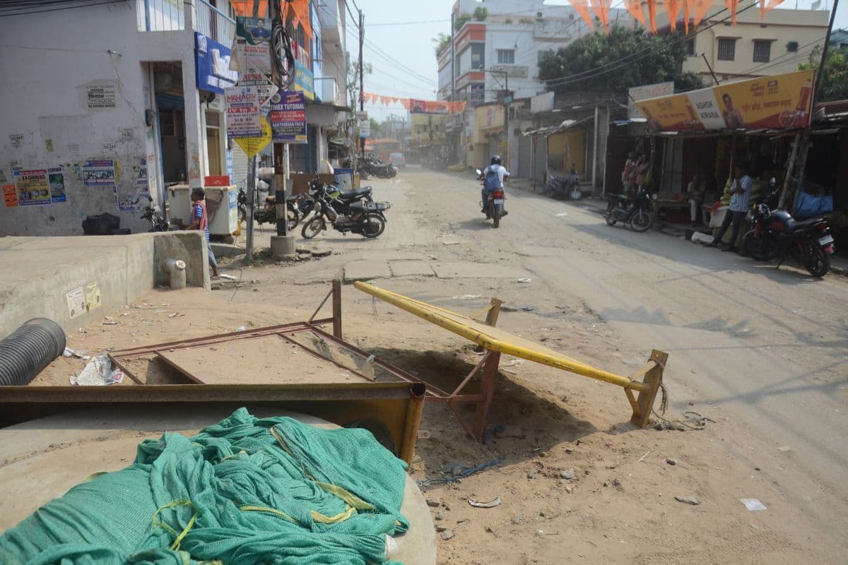 प्रभात खबर पड़ताल : पटना के इन इलाकों में अब तक नहीं हुई पीचिंग, आने जाने वालों को हो रही परेशानी