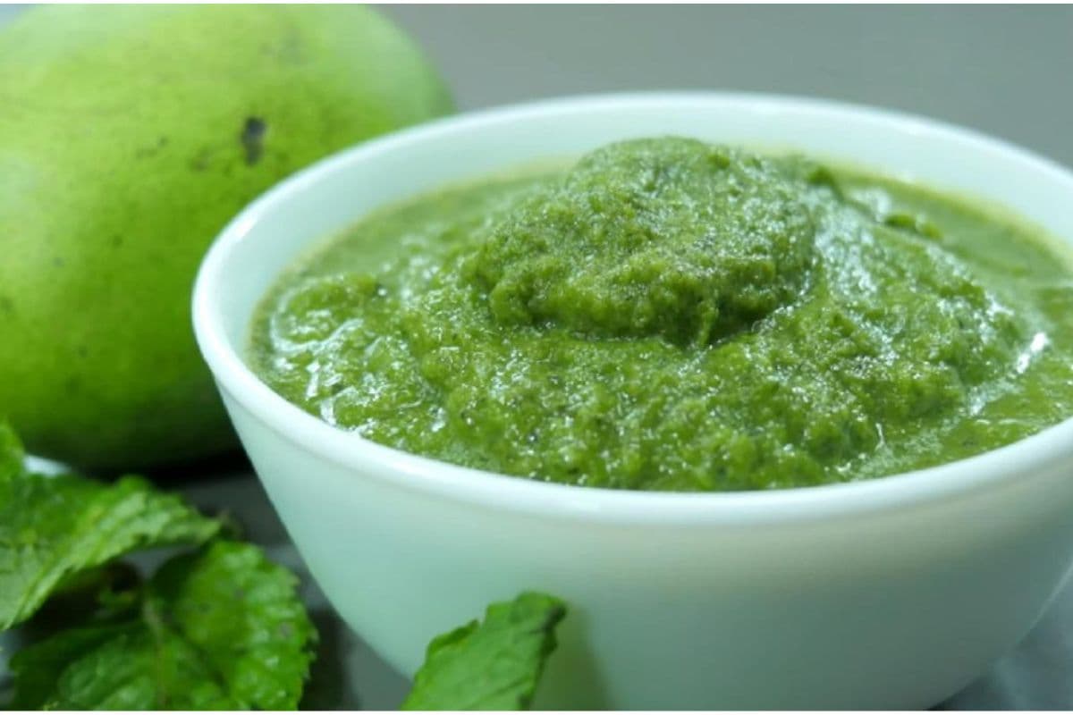 Aam ki Khatti Chutney: घर में ऐसे बनाएं आम की खट्टी चटनी, हर कोई चाटता रह जाएगा उंगलिया