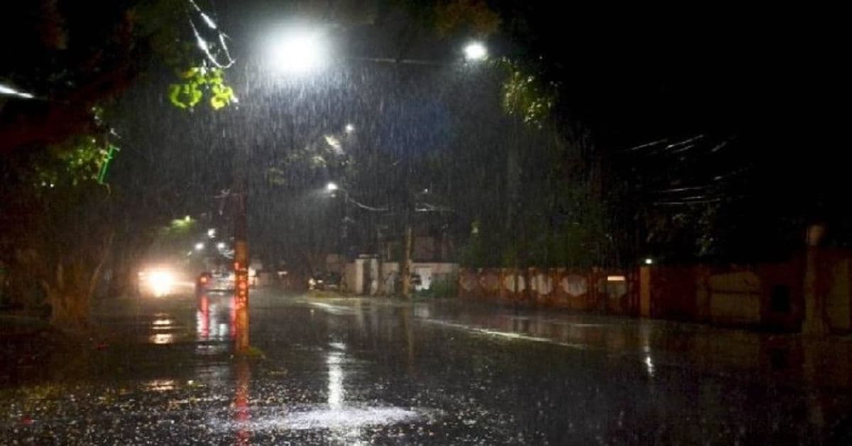 Weather of UP: उत्तर प्रदेश में फिर मौसम का पलटवार, मौसम विभाग की तरफ से अलर्ट रहने का आदेश