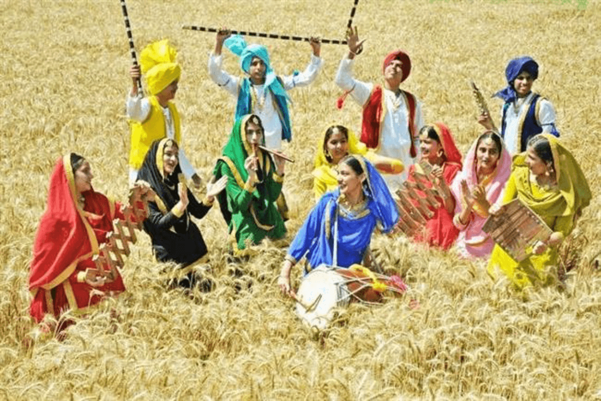 आज मनाया जा रहा है बैसाखी का त्योहार, जानिए इसके धार्मिक और सांस्कृतिक पहलू