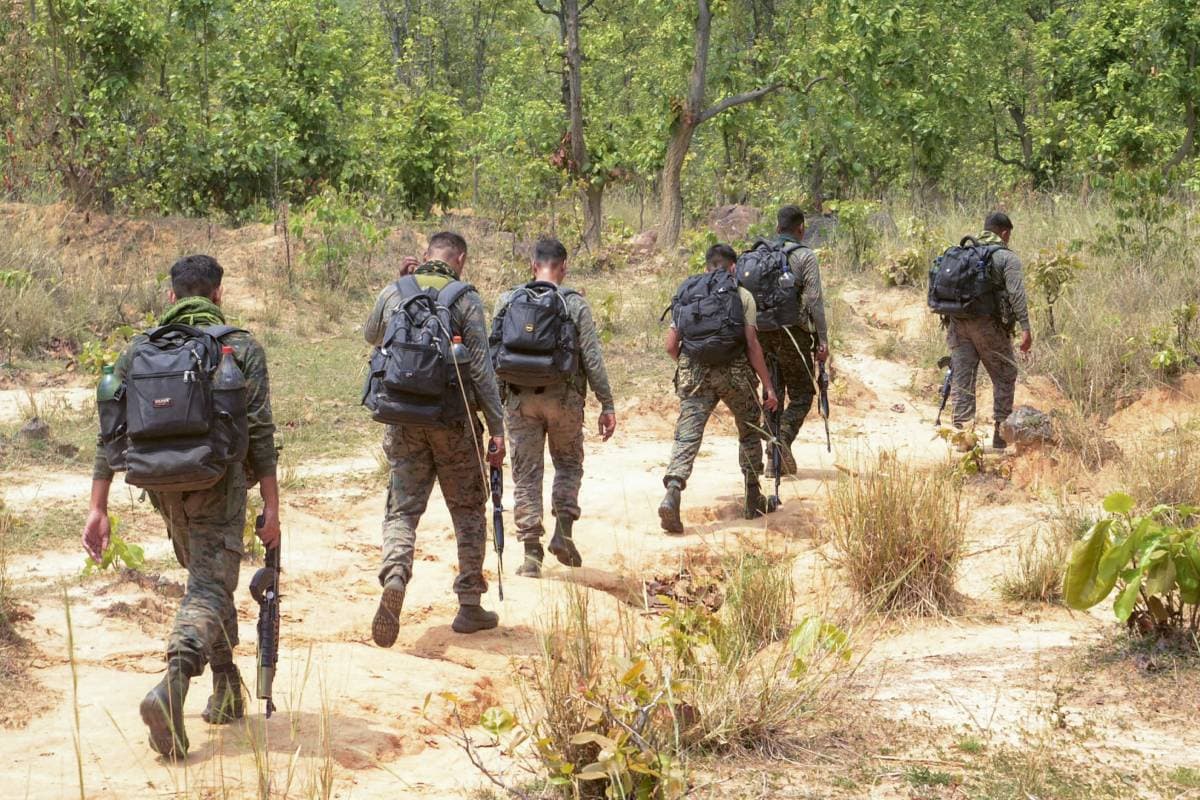 Bijapur Naxal Encounter: छत्तीसगढ़ में नक्सल पर बड़ा एक्शन, अब तक 26 नक्सलियों के मारे जाने की खबर