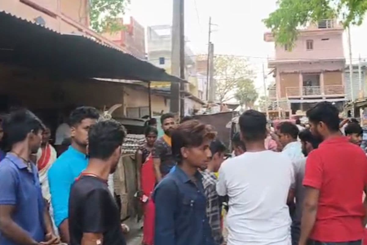 ‘अगर मेरा बॉयफ्रेंड नहीं मिला तो मर जाएंगे...’, प्रेमी की तलाश में सड़क पर गर्लफ्रेंड ने किया हाईवोल्टेज ड्रामा