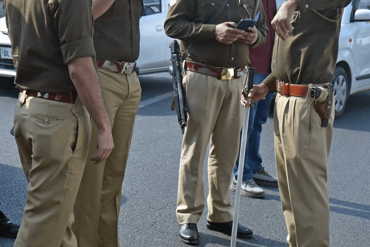 बिहार में पुलिस पर हमला, शराबी को पकड़ने गई थी टीम, थप्पड़ों की हुई बरसात