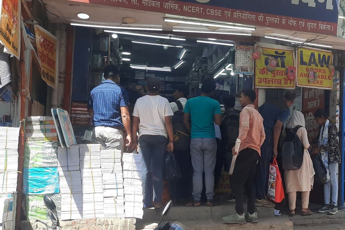 बिहार में CBSE किताबों की कीमतों में आया भारी उछाल, अभिभावकों की परेशानी बढ़ी