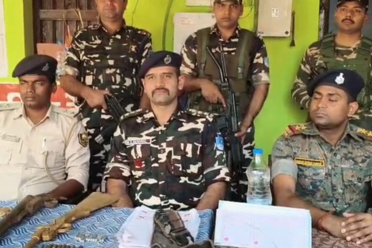 बिहार में नक्सलियों के गुप्त ठिकाने का खुलासा, जंगल से डेटोनेटर-कारतूस और कई दस्तावेज हुए बरामद