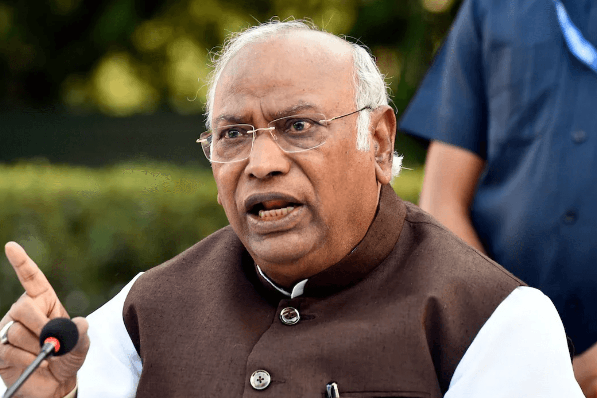 "राहुल और प्रियंका को डरा रहे हैं", बक्सर में बोले कांग्रेस के राष्ट्रीय अध्यक्ष मल्लिकार्जुन खरगे