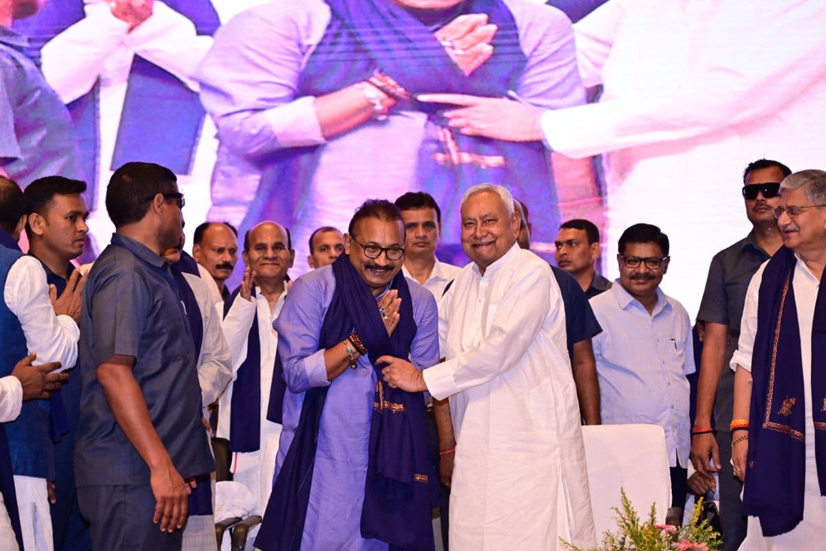 CM नीतीश ने अशोक चौधरी को दिया बड़ा टास्क, भीम संवाद कार्यक्रम में मुख्यमंत्री ने मंत्री के तारीफ में कही ये बात