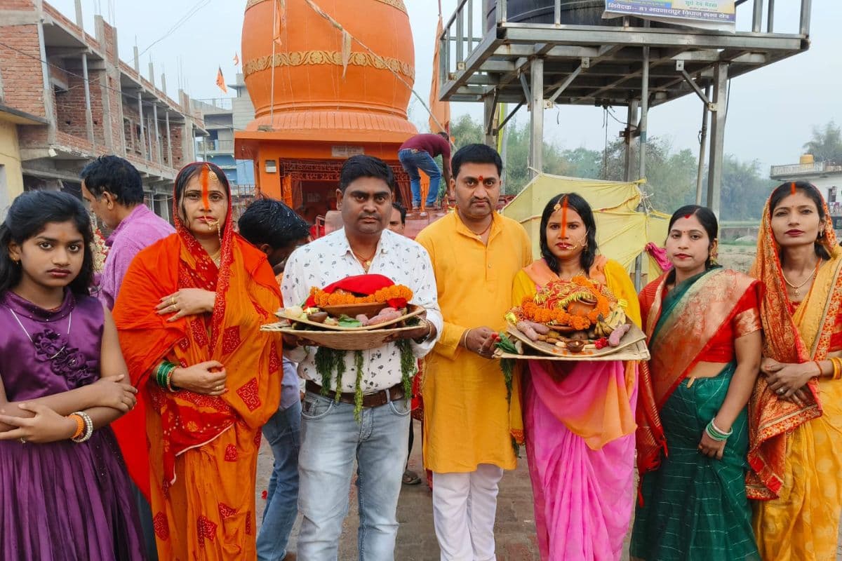 Chaiti Chhath Puja 2025: उदीयमान सूर्य को अर्घ के साथ महापर्व छठ संपन्न, घाटों पर उमड़े श्रद्धालु
