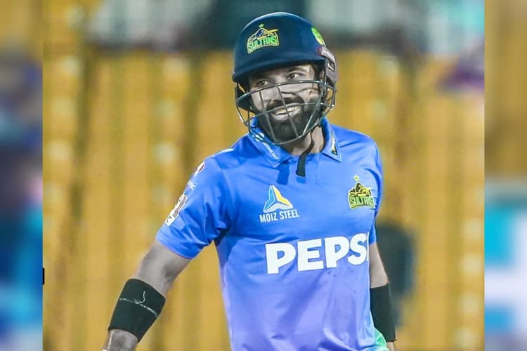 PSL 2025 में रिजवान ने बरसाए रन, ठोका शतक, लेकिन बाजी कोई और मार गया