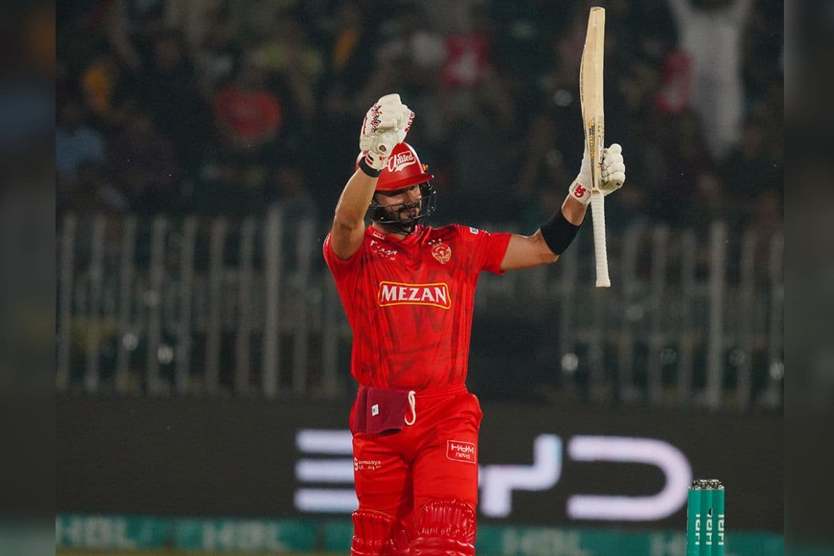 पाकिस्तान के बल्लेबाज ने रचा इतिहास, विराट और क्रिस गेल के रिकॉर्ड की बराबरी कर मचाया तहलका