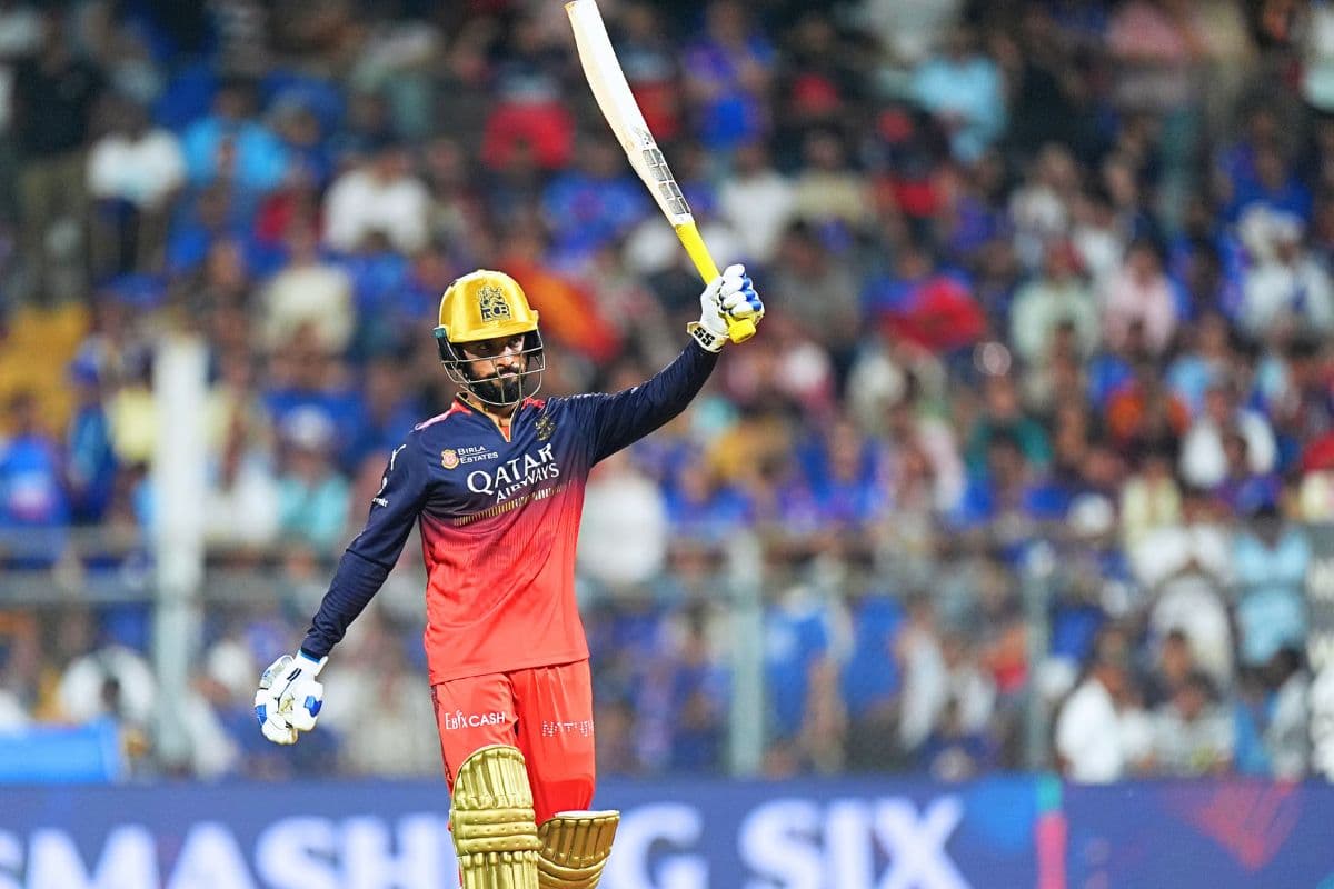 रजत पाटीदार ने रचा इतिहास, सचिन तेंदुलकर का रिकॉर्ड तोड़ मचाया तहलका, विराट कोहली के क्लब में मारी एंट्री