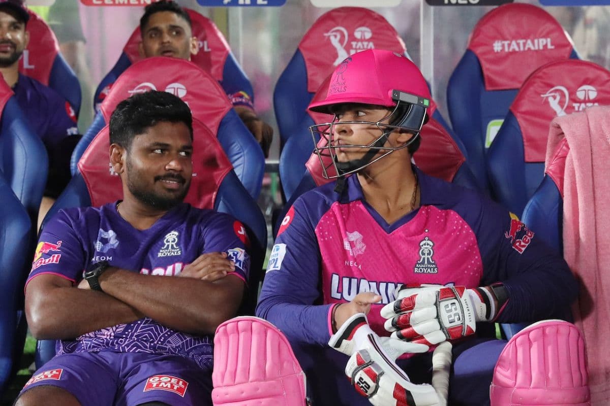 उम्र ही नहीं छक्का भी ऐतिहासिक, वैभव सूर्यवंंशी ने पहली ही बाल पर बनाया रिकॉर्ड