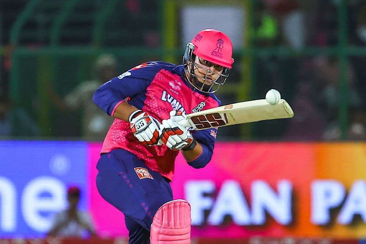 वैभव सूर्यवंशी ने अपने बैट से नहीं किया डेब्यू, इस स्टार ने दिया था जादुई बल्ला, मैच के बाद हुआ खुलासा