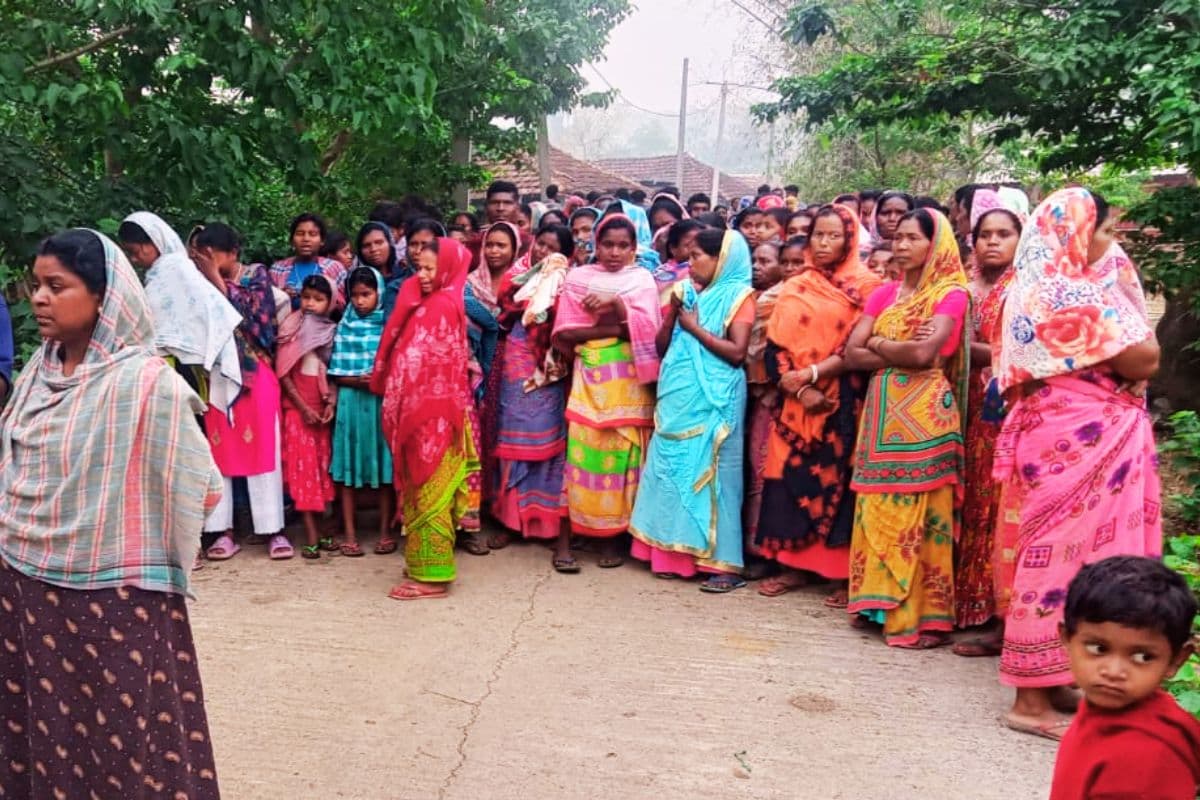 Dumka Double Murder: दुमका के गोपीकांदर में दंपती की चाकू घोंपकर हत्या, जांच के लिए पहुंचे डीएसपी