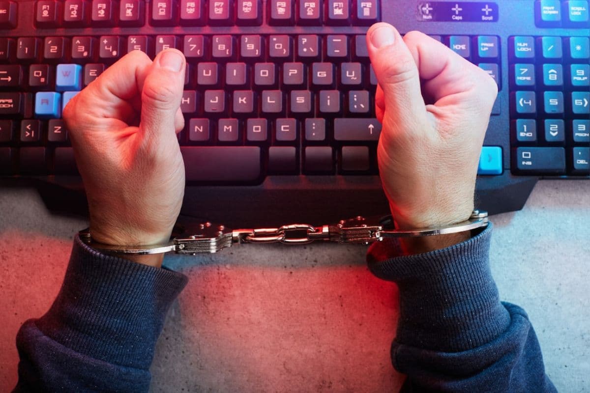 Digital Arrest: गया में फर्जी IPS बन कर ठग लिया 50.99 लाख, डिजिटल अरेस्ट कर मनी लॉन्ड्रिंग के नाम पर बना रहे शिकार