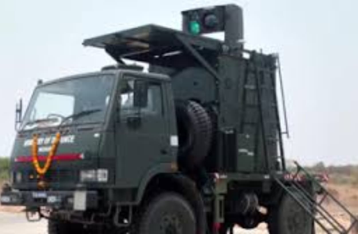 थर्रा जाएगा दुश्मन! DRDO ने बनाया ऐसा लेजर हथियार, देखें वीडियो