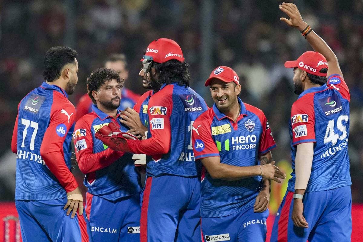 दिल्ली कैपिटल्स के गेंदबाजों ने निकाल दी आरसीबी की हवा, विराट कोहली भी कुछ नहीं कर पाए