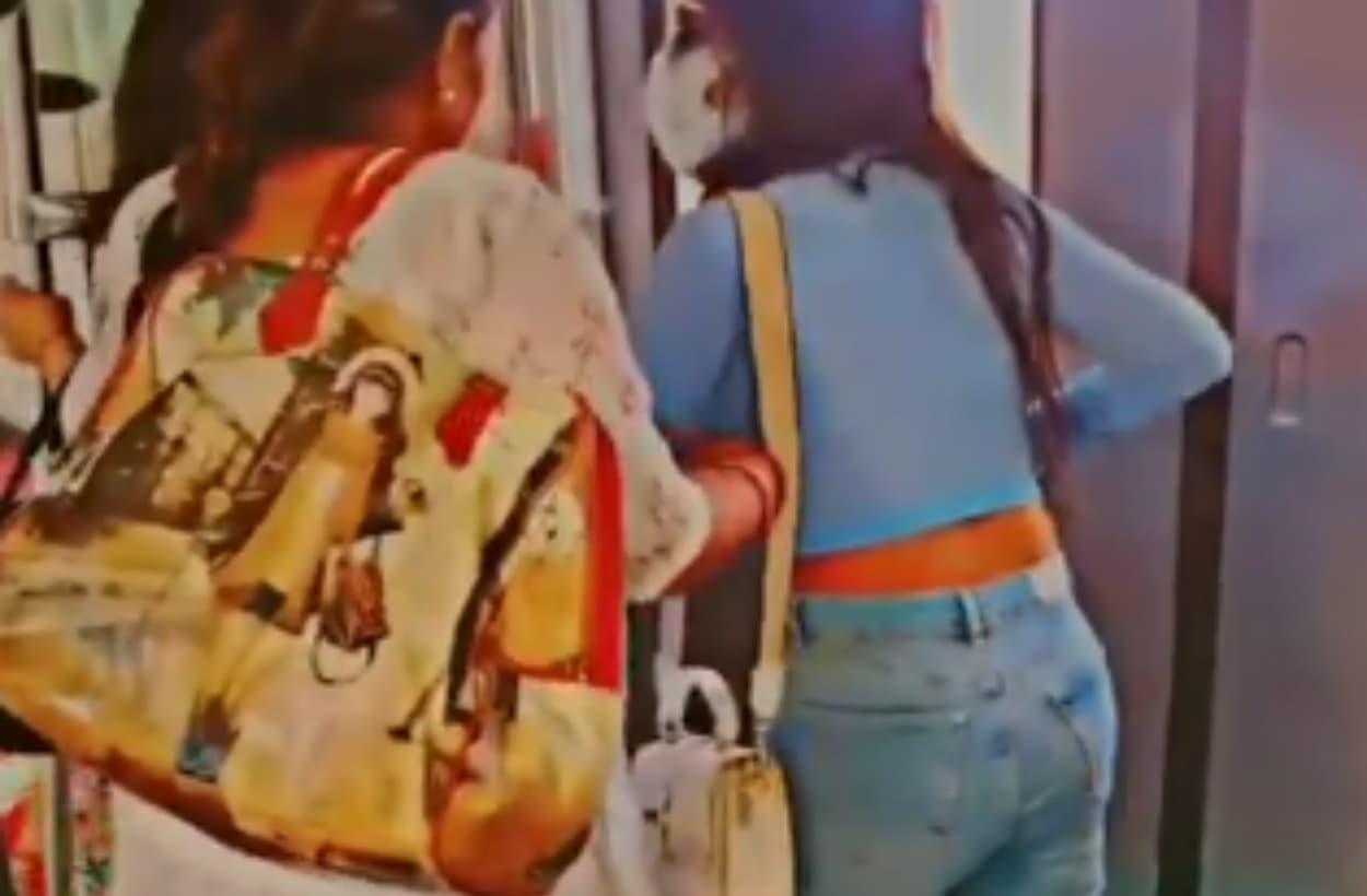 Viral Video: मेट्रो में फिर मचा कलेश! लड़की ने अंकल को जड़ा थप्पड़, कहा– 'नाली का कीड़ा'