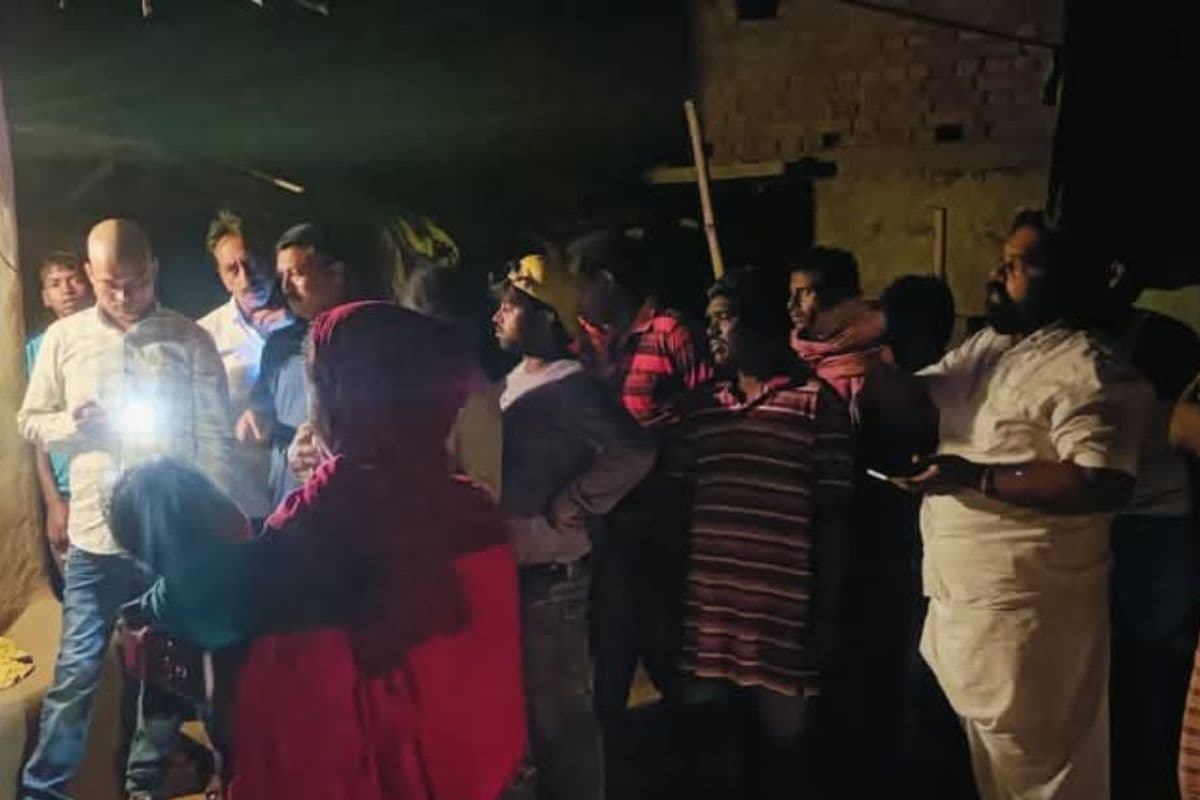 'घर से घसीट कर पिता को ले गयी, अधमरा कर दरवाजे पर छोड़ गयी' बेटी का देवघर पुलिस पर गंभीर आरोप