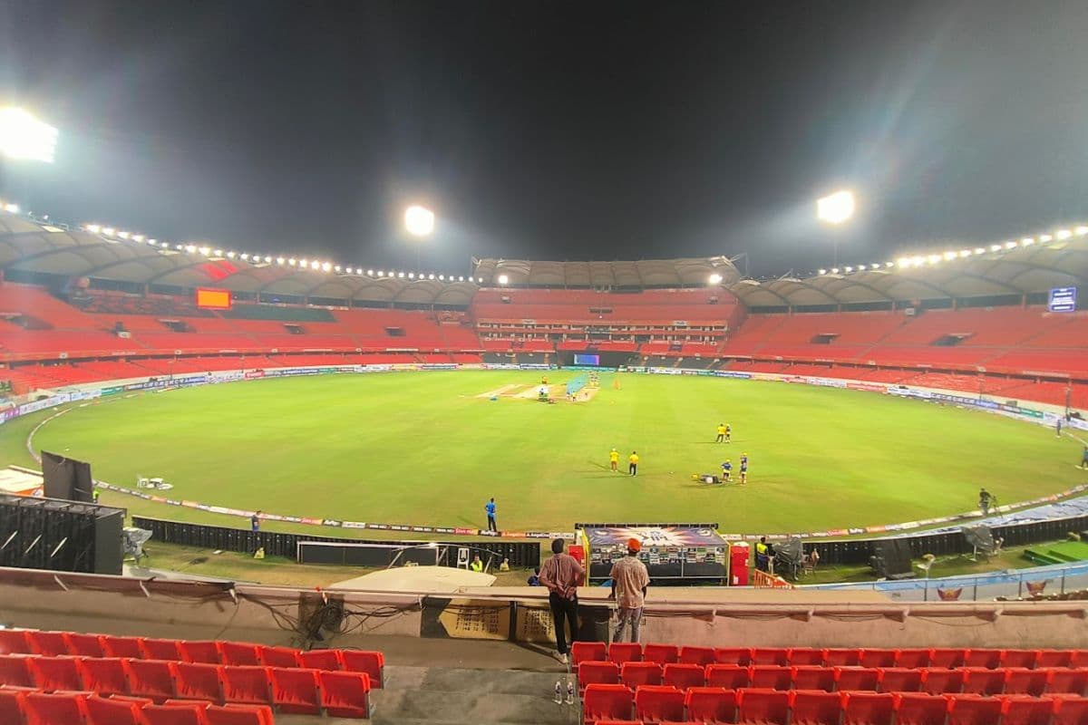 SRH vs GT Pitch Report: क्या आज फिर होगा हाईस्कोरिंग मुकाबला? जानें पिच के आंकड़े और मौसम का मिजाज